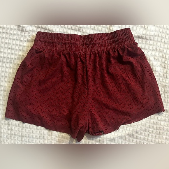 Maurice’s Women's Burgundy Shorts w Pockets & Sport Lining Size Large - Picture 12 of 12